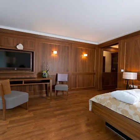 Heinzler Am Hotel